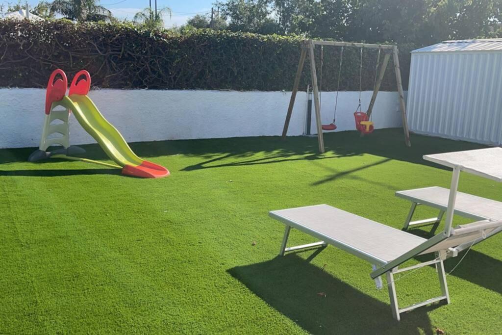 VILLA MARE BLUE SR Nuovissima Villa 150m dal mare adatta a bambini Terrauzza Esterno foto